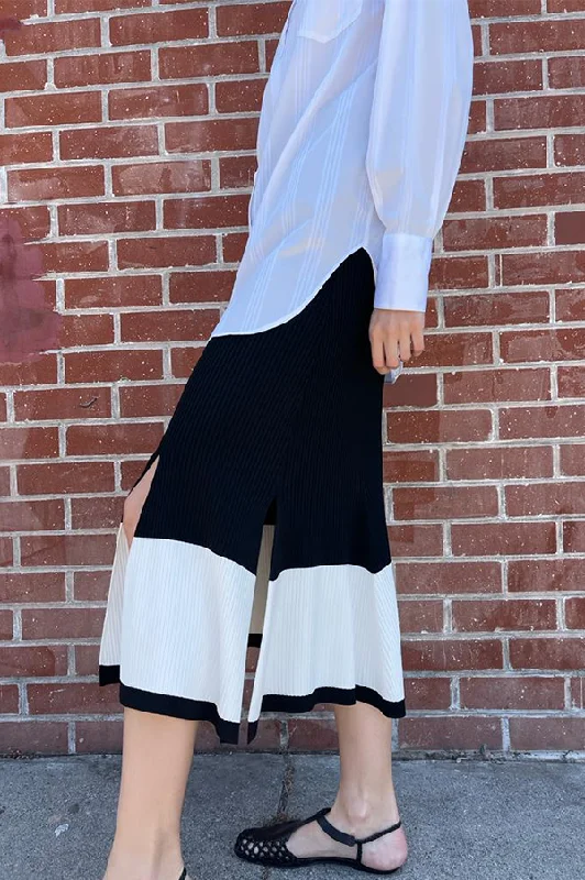 Split Skirt in Black w/ Ivory Boarder